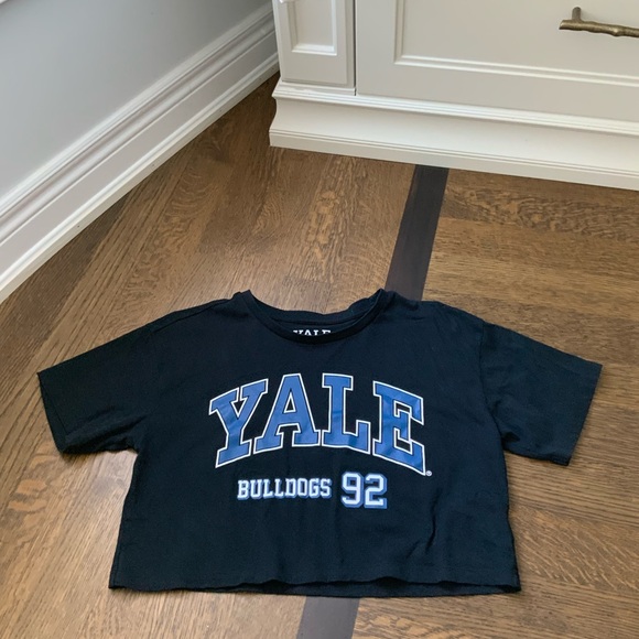 YALE Bulldogs 92 University Black Cropped Short Sleeve Top Women’s Size Medium - Picture 6 of 7